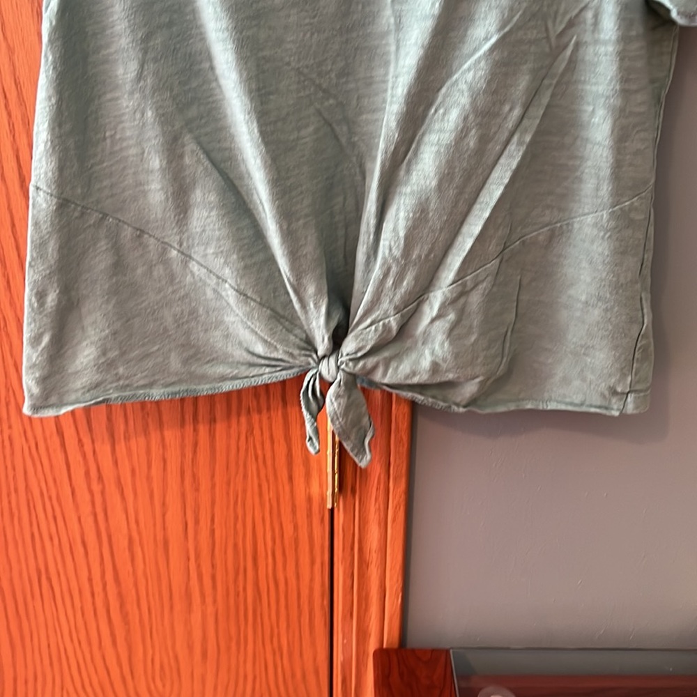 Old Navy Mint Green Top Size Medium Shoulder Detail Knotted Casual Spring Pastel - Picture 3 of 6